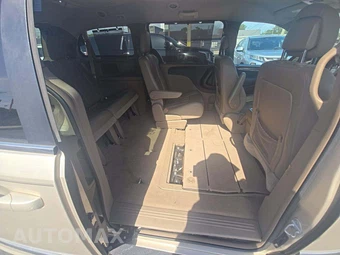 2013 Chrysler Town & Country Touring L 121.2" WB - miniatura 17