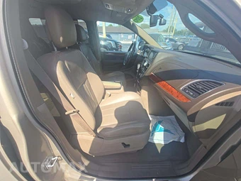 2013 Chrysler Town & Country Touring L 121.2" WB - miniatura 19