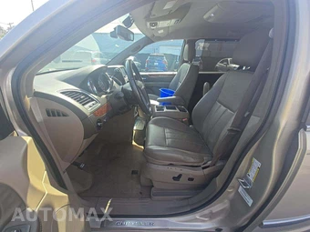 2013 Chrysler Town & Country Touring L 121.2" WB - miniatura 6