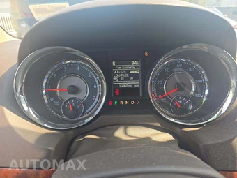 2013 Chrysler Town & Country Touring L 121.2" WB - miniatura 9
