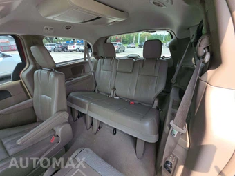 2013 Chrysler Town & Country Touring L 121.2" WB - miniatura 11