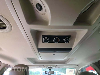 2013 Chrysler Town & Country Touring L 121.2" WB - miniatura 8