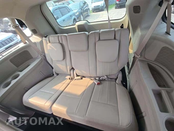 2013 Chrysler Town & Country Touring L 121.2" WB - miniatura 14