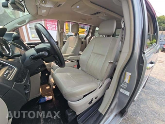 2013 Chrysler Town & Country Touring L 121.2" WB - miniatura 6