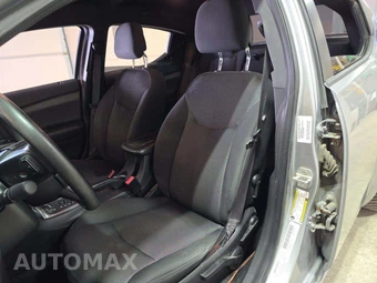 2013 Dodge Avenger SE V6 – miniatura 6