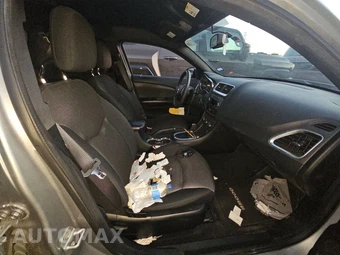 2013 Dodge Avenger SE V6 – miniatura 8