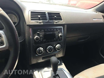 2013 Dodge Challenger SXT - miniatura 10
