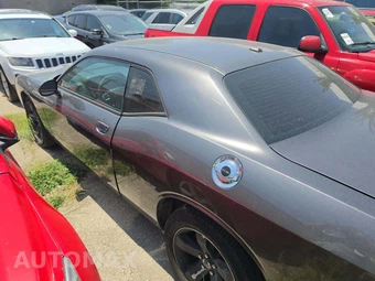 2013 Dodge Challenger SXT - miniatura 2
