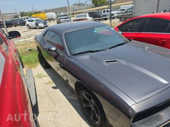 2013 Dodge Challenger SXT - miniatura 4