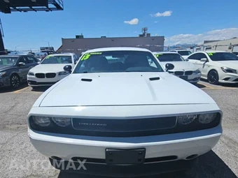 2013 Dodge Challenger SXT – miniatura 2
