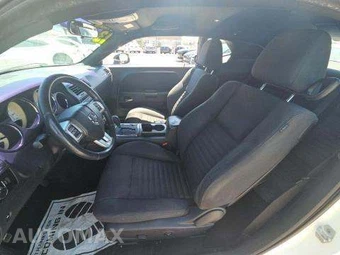 2013 Dodge Challenger SXT – miniatura 7