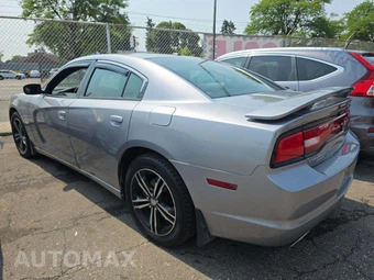 2013 Dodge Charger R/T Plus - miniatura 2