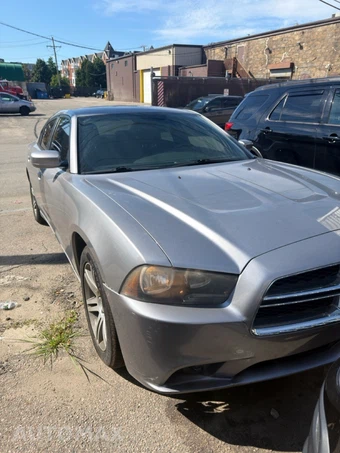2013 Dodge Charger SE - miniatura 5