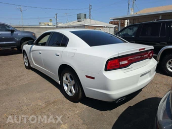 2013 Dodge Charger SE – miniatura 2