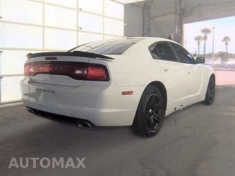 2013 Dodge Charger SE - miniatura 4