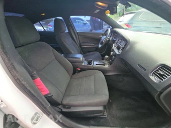 2013 Dodge Charger SE - miniatura 8