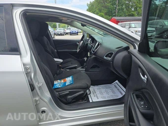 2013 Dodge Dart SXT – miniatura 15