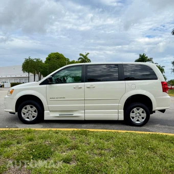 2013 Dodge Grand Caravan SE 121.2" WB - miniatura 16