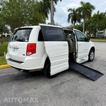 2013 Dodge Grand Caravan SE 121.2" WB - miniatura 3
