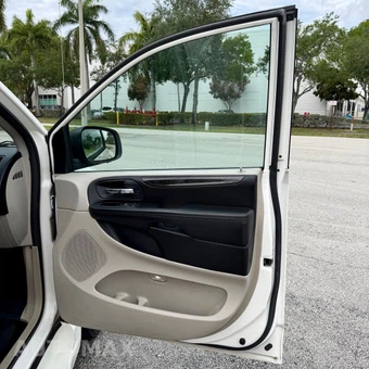 2013 Dodge Grand Caravan SE 121.2" WB - miniatura 38