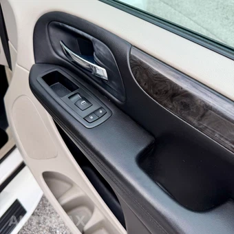 2013 Dodge Grand Caravan SE 121.2" WB - miniatura 39