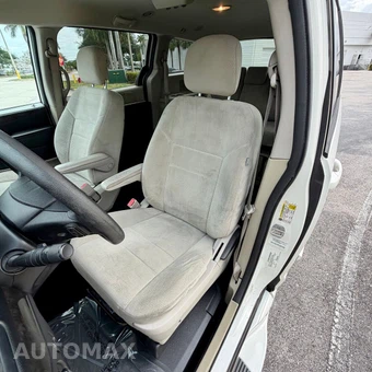 2013 Dodge Grand Caravan SE 121.2" WB - miniatura 44