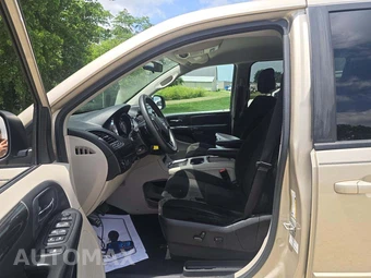 2013 Dodge Grand Caravan SXT 121.2" WB – miniatura 3