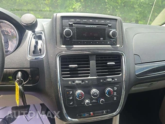 2013 Dodge Grand Caravan SXT 121.2" WB – miniatura 7