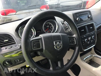 2013 Dodge Grand Caravan SXT 121.2" WB – miniatura 10