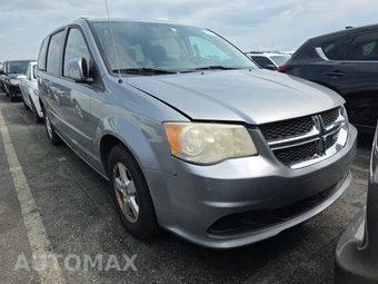 2013 Dodge Grand Caravan SXT 121.2" WB – miniatura 3