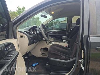 2013 Dodge Grand Caravan SXT 121.2" WB – miniatura 3