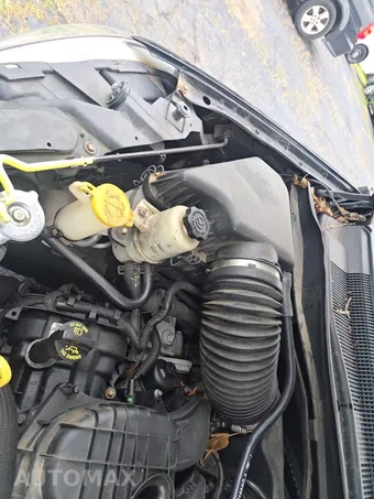 2013 Dodge Grand Caravan SXT 121.2" WB – miniatura 32