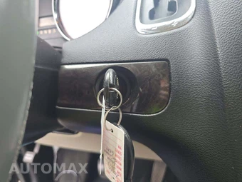 2013 Dodge Grand Caravan SXT 121.2" WB – miniatura 5