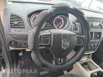2013 Dodge Grand Caravan SXT 121.2" WB – miniatura 10