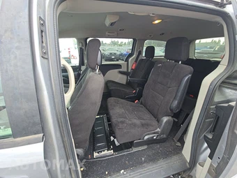 2013 Dodge Grand Caravan SXT 121.2" WB – miniatura 13