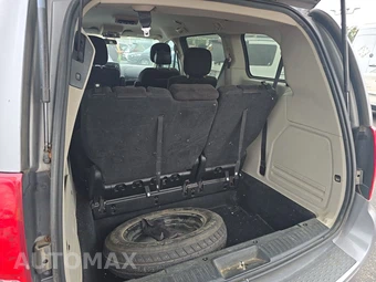 2013 Dodge Grand Caravan SXT 121.2" WB – miniatura 17