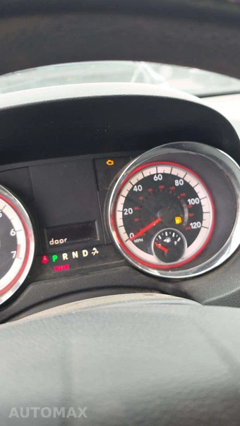 2013 Dodge Grand Caravan SXT 121.2" WB – miniatura 21