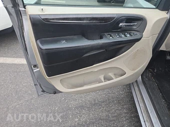 2013 Dodge Grand Caravan SXT 121.2" WB – miniatura 9
