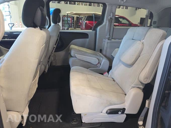 2013 Dodge Grand Caravan SXT 121.2" WB – miniatura 13