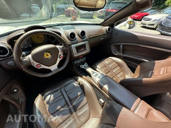2013 Ferrari California - miniatura 10