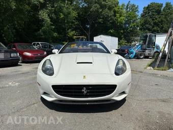 2013 Ferrari California - miniatura 2