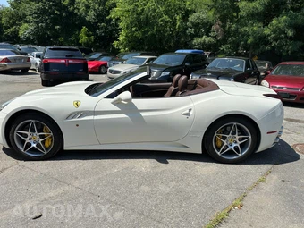 2013 Ferrari California - miniatura 8