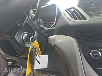 2013 Ford C-MAX Hybrid SE – miniatura 8