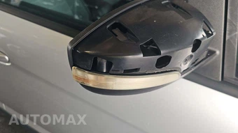 2013 Ford C-MAX Hybrid SE - miniatura 23