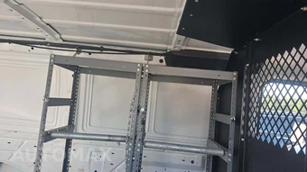 2013 Ford E-150 Commercial Cargo Van 138.0" WB - miniatura 19