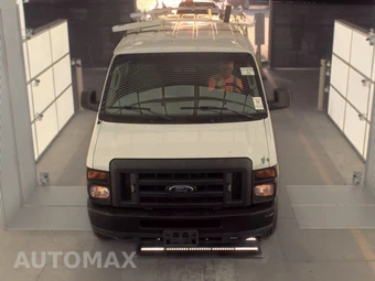 2013 Ford E-150 Commercial Cargo Van 138.0" WB - miniatura 2