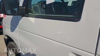 2013 Ford E-150 Commercial Cargo Van 138.0" WB - miniatura 26