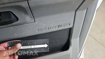 2013 Ford E-150 Commercial Cargo Van 138.0" WB – miniatura 22