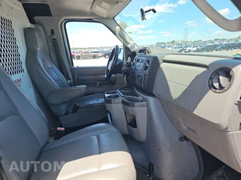 2013 Ford E-150 Commercial Cargo Van 138.0" WB – miniatura 42