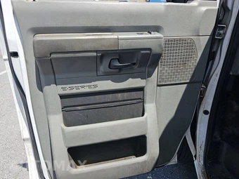 2013 Ford E-150 Commercial Cargo Van 138.0" WB – miniatura 43